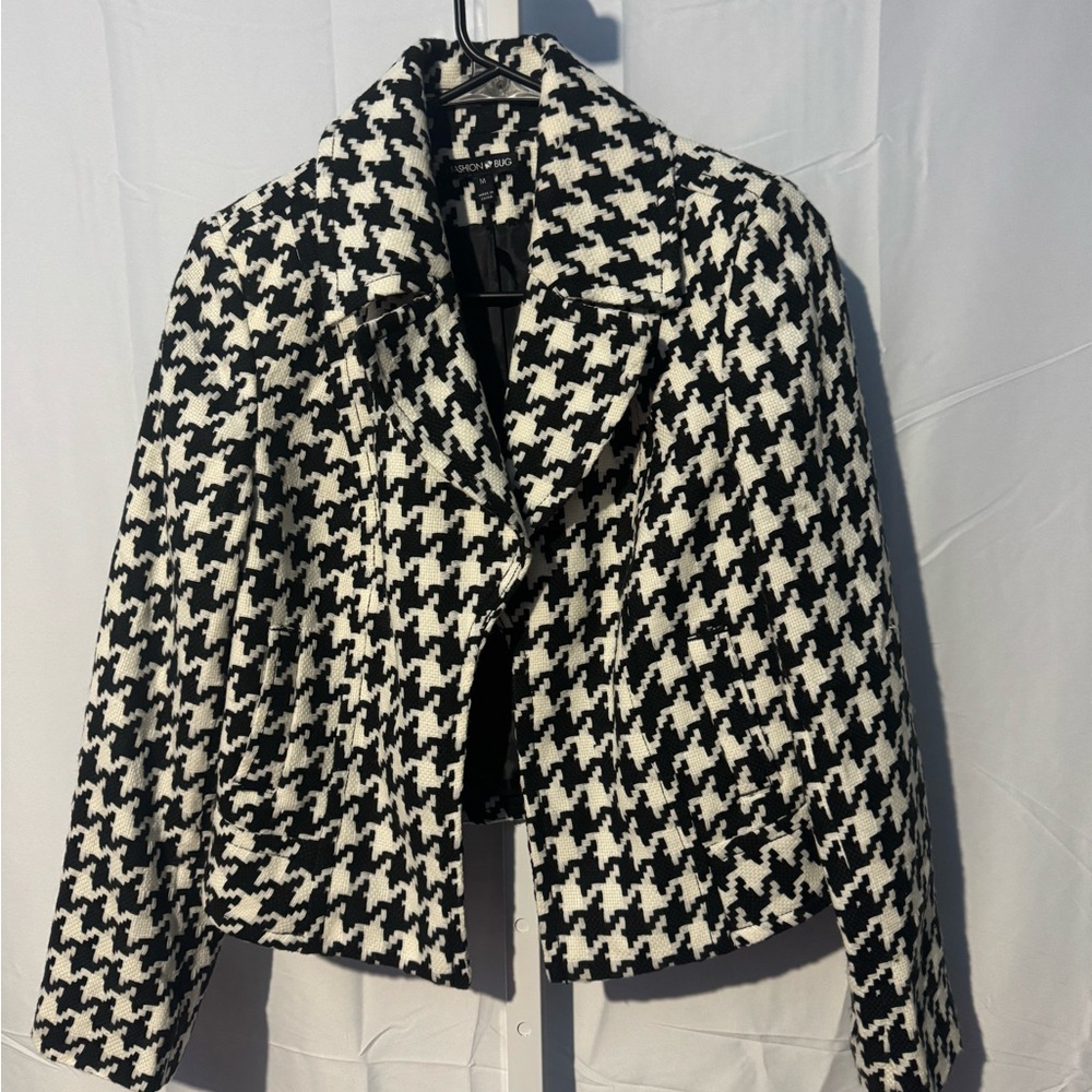 Fashion Bug Black and White Houndstooth Buttonless Blazer Size M